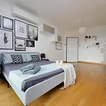Annasole's Flat By Domus&dimore