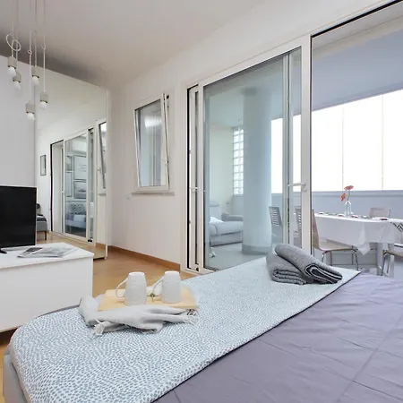 Annasoles Flat By Domusdimore Roma