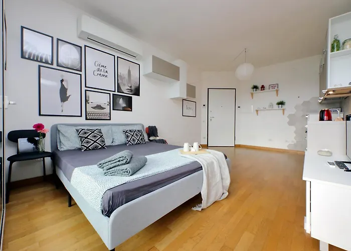 Annasole's Flat By Domus&dimore